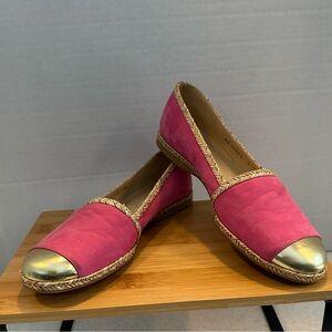 Stuart Weitzman Pink, Tan & Cream Soft Suede Flats Loafers. Gold Toe. Sz. 7M.
